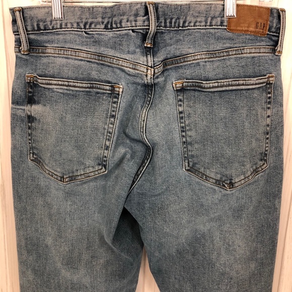 GAP Jeans | Athletic Fit Straight Leg | 32x34 - Picture 5 of 13